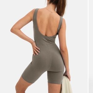 mate the label bodysuit